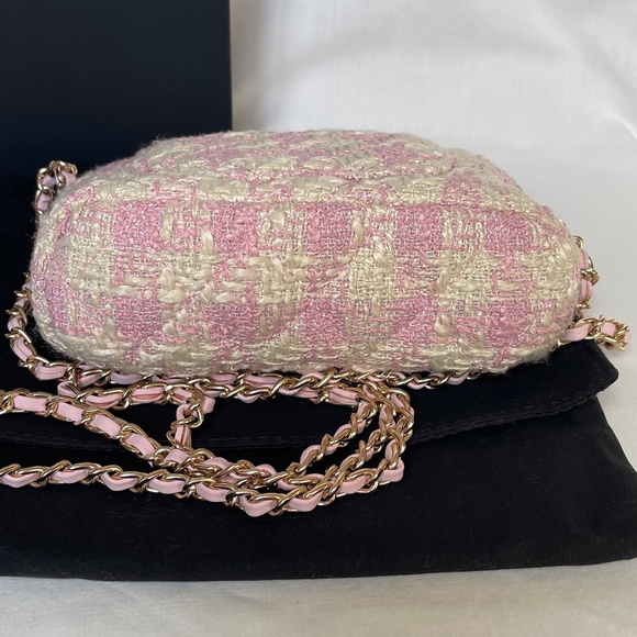 NEW CC Pink Tweed Mini with Box & Dust Bag Chain - Picture 6 of 10